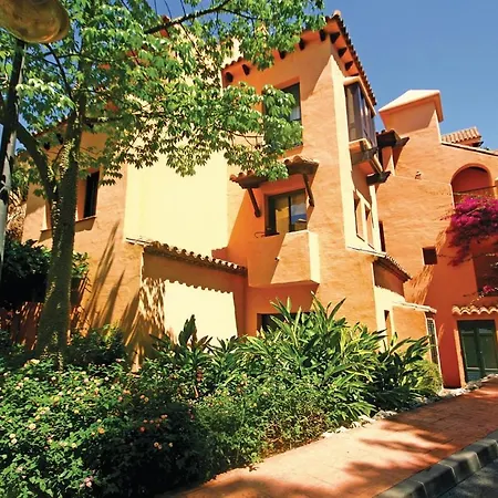 Apartament Beautiful In With 3 Bedrooms, Outdoor Swimming Pool And Swimming Pool Estepona