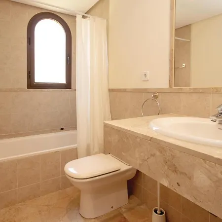 Beautiful In With 3 Bedrooms, Outdoor Swimming Pool And Swimming Pool Apartamento *