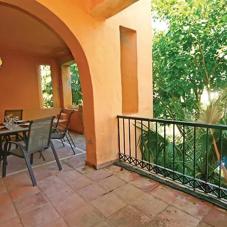 Apartamento Beautiful In With 3 Bedrooms, Outdoor Swimming Pool And Swimming Pool Estepona