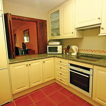 Beautiful In With 3 Bedrooms, Outdoor Swimming Pool And Swimming Pool Apartamento