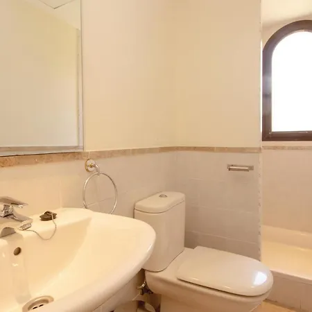 Beautiful In With 3 Bedrooms, Outdoor Swimming Pool And Swimming Pool Apartamento
