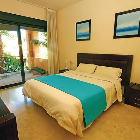 Apartamento Beautiful In With 3 Bedrooms, Outdoor Swimming Pool And Swimming Pool *
