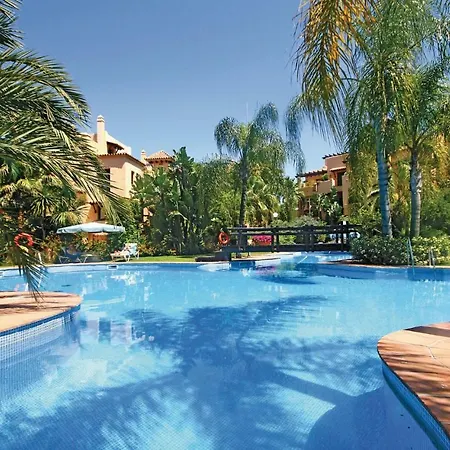 Beautiful In With 3 Bedrooms, Outdoor Swimming Pool And Swimming Pool Apartamento *
